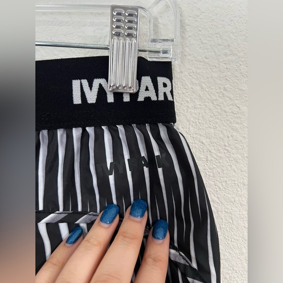 Ivy Park Athletic Running Shorts Size Large - Picture 4 of 7